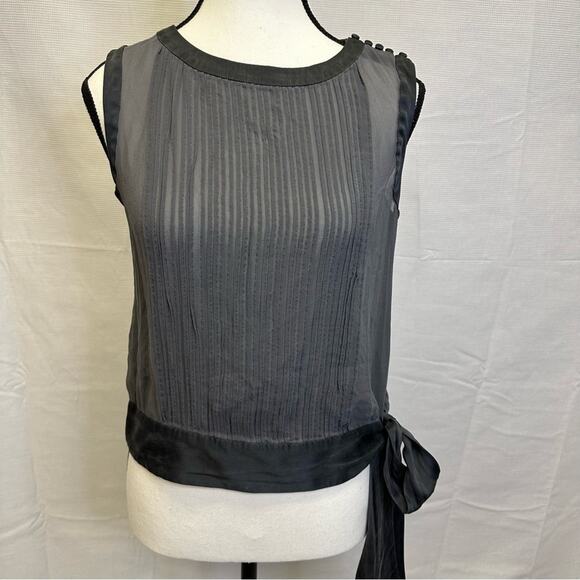 Banana Republic Sleeveless Pleated Top Size Small - Picture 2 of 11